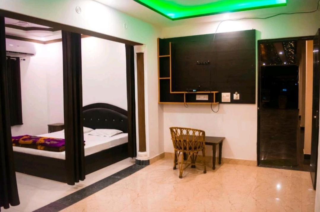 Flying Penguin Hostel Rishikesh Exterior photo